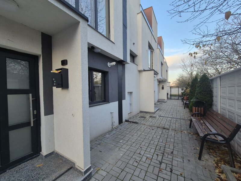 Chitila Casa de vanzare in Chitila   confort, lumina si spatiu